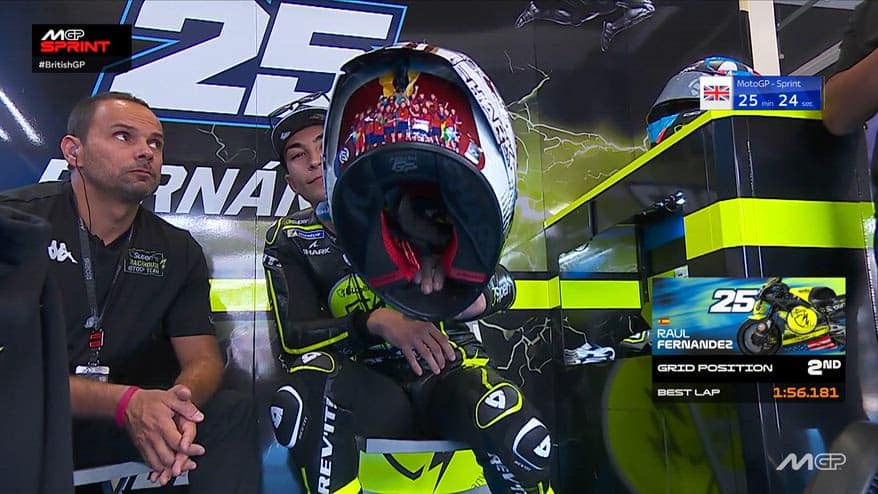 Raul Fernandez, casco speciale per il Gp Silverstone