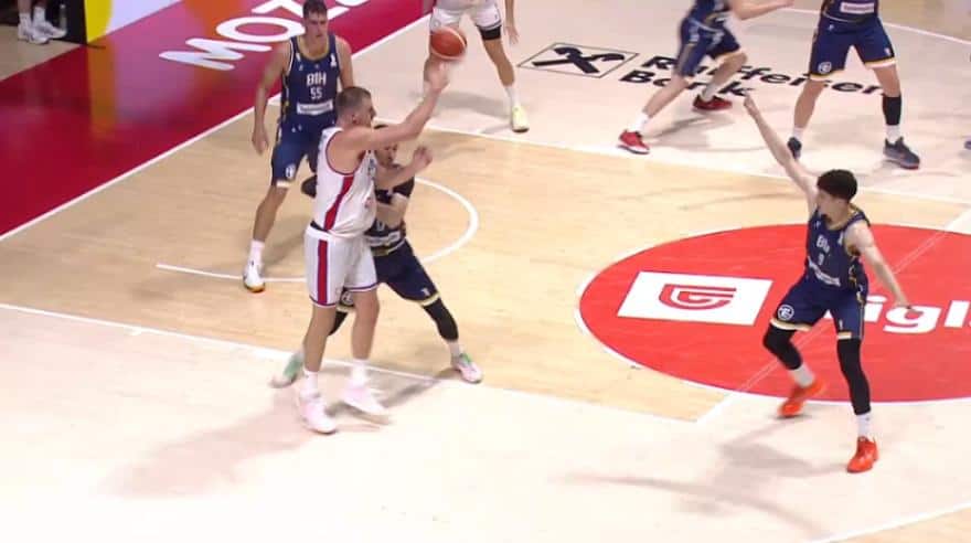 Jokic in tripla doppia: assist magico per Dangubic