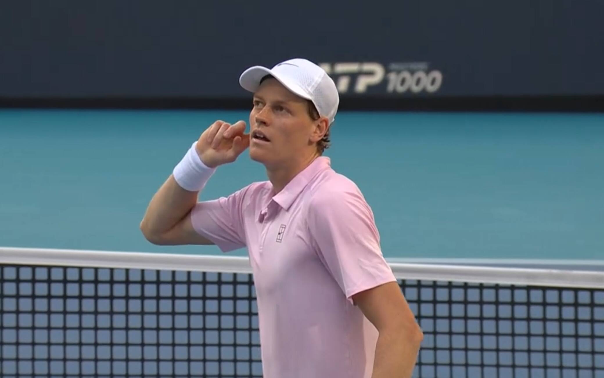 Miami, Sinner show: così inizia il tie-break decisivo contro Michelsen. VIDEO