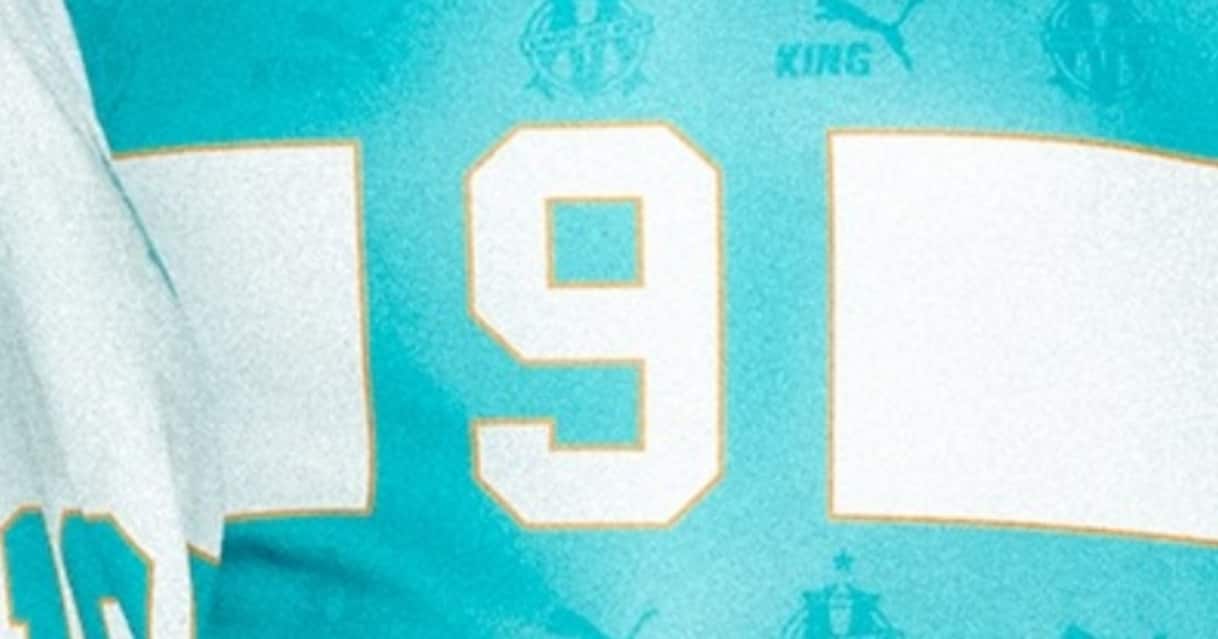 PELUSCIAMO Maglietta Napoli Campione d'Italia 2025 4 Scudetti Pulcinella Vesuvio | T-Shirt Tecnica Personalizzabile con Nome e Numero Maglia Tecnica Calcio Scudetto Napoli PS 40538-NAP-14