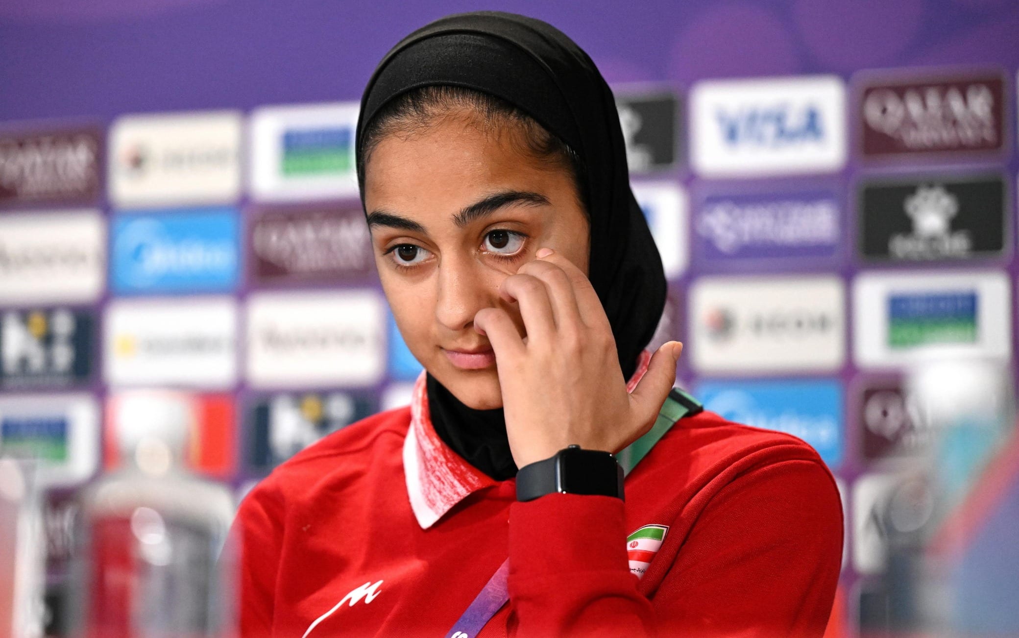 Guerra in Iran, calciatrice in lacrime in sala stampa: "Preoccupate per i nostri cari"