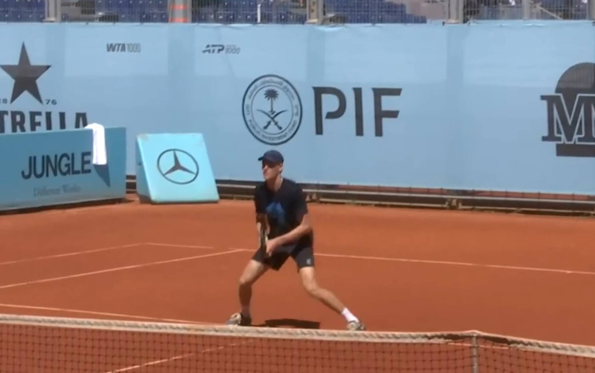 Sinner, l'allenamento di rifinitura prima del match con Moller. VIDEO