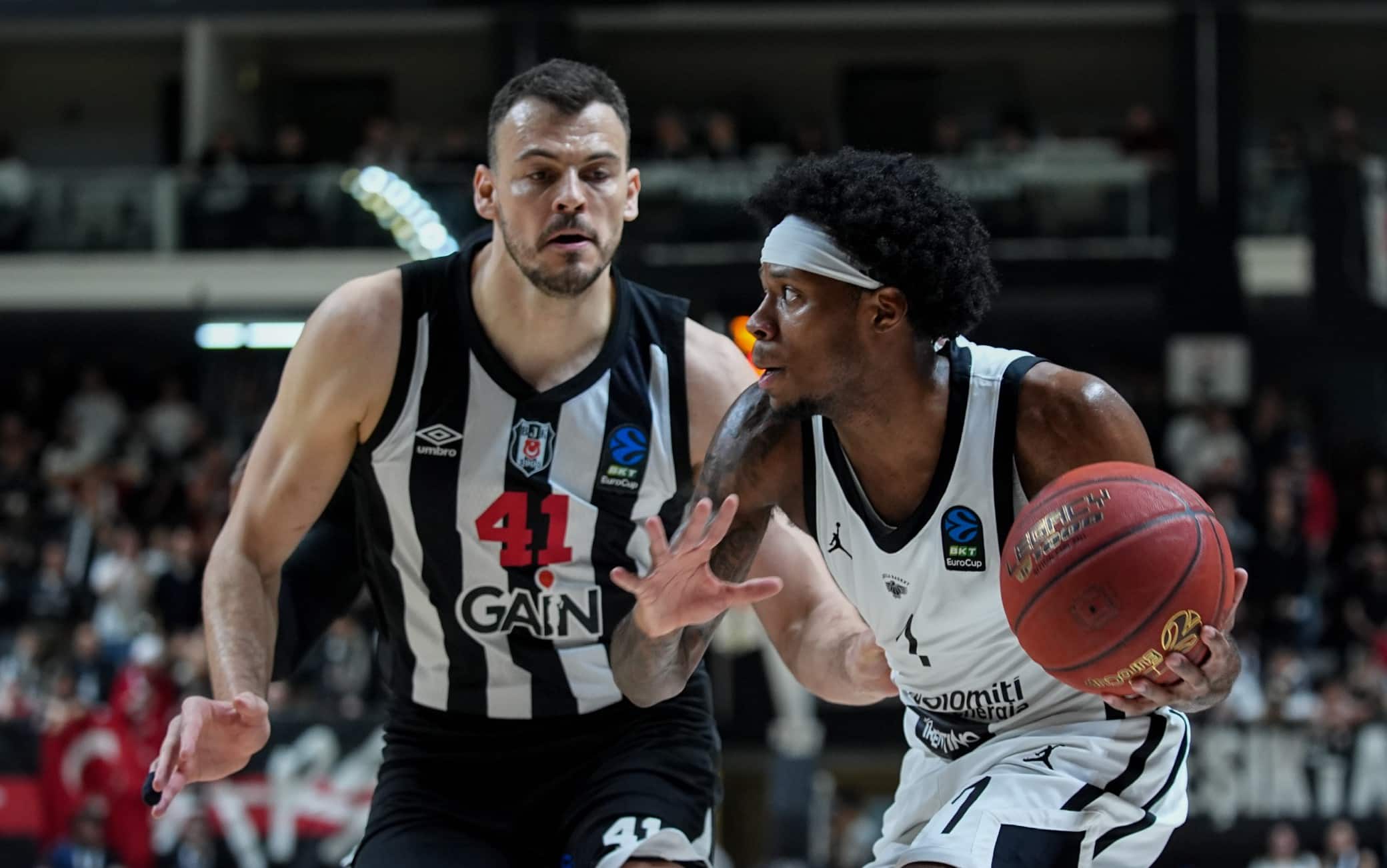 Eurocup, Trento sfiora il colpaccio a Istanbul: ko 77-76 e Besiktas in semifinale