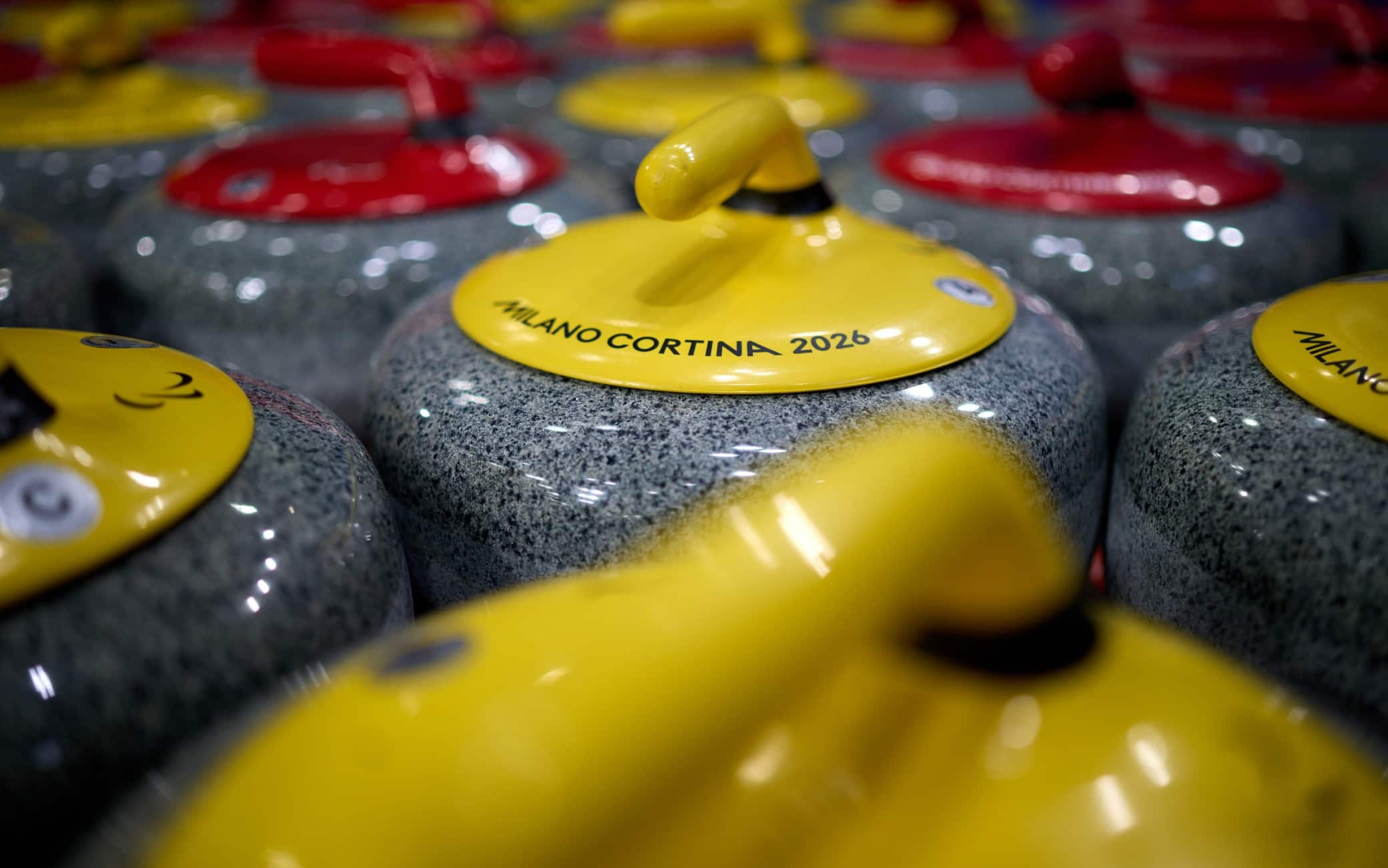 Paralimpiadi 2026, rubate due stone da curling allo stadio di Cortina