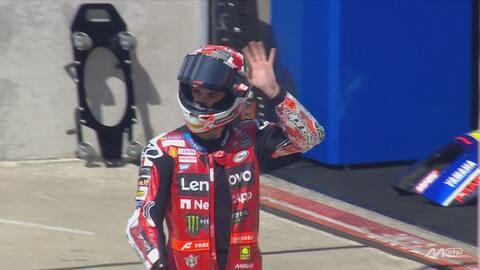 Bagnaia, la caduta oggi a Le Mans 'frena' anche Marc Marquez. FOTO ...