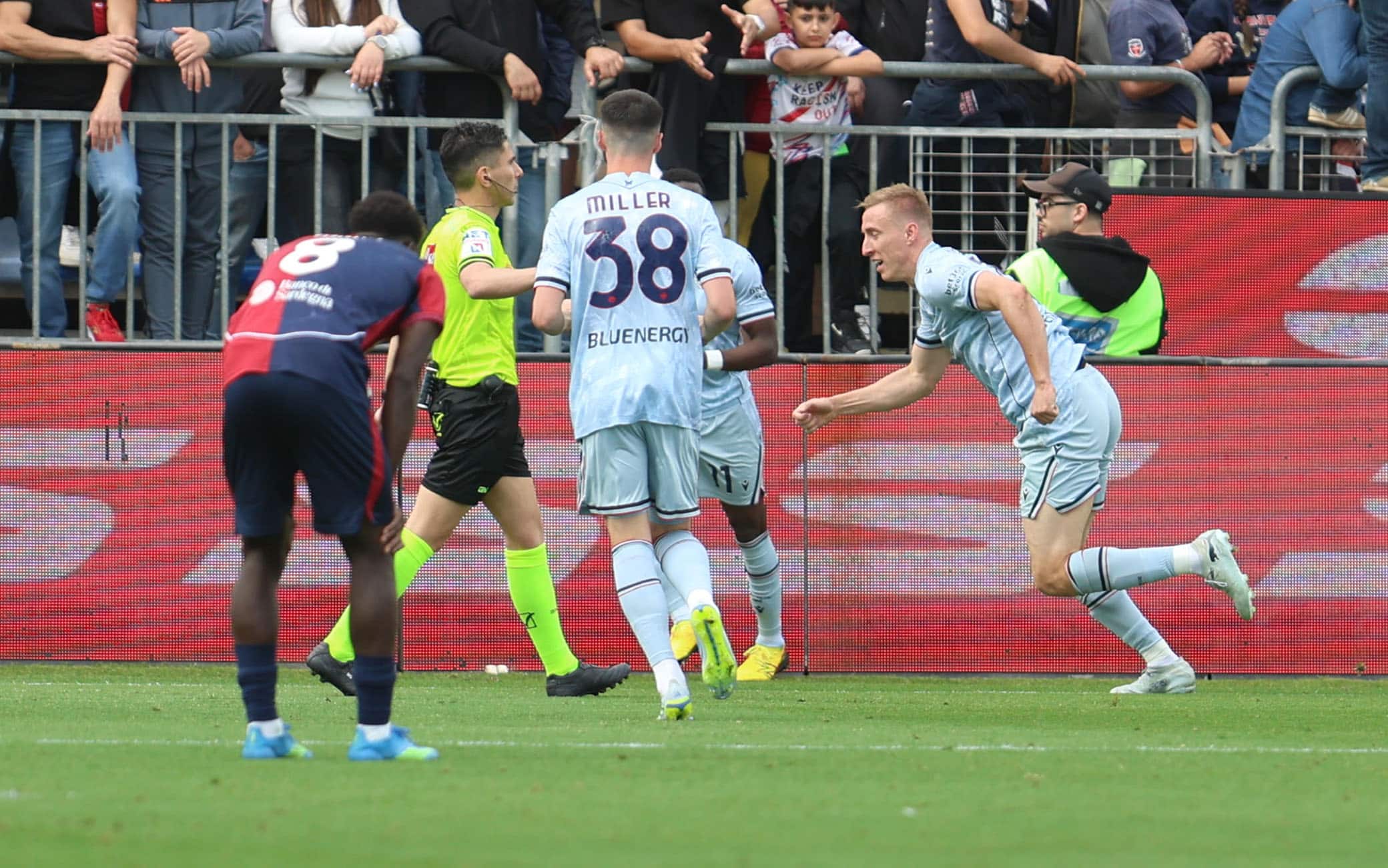 Cagliari-Udinese 0-2, gol di Buksa e Gueye. Salvezza rimandata per i sardi