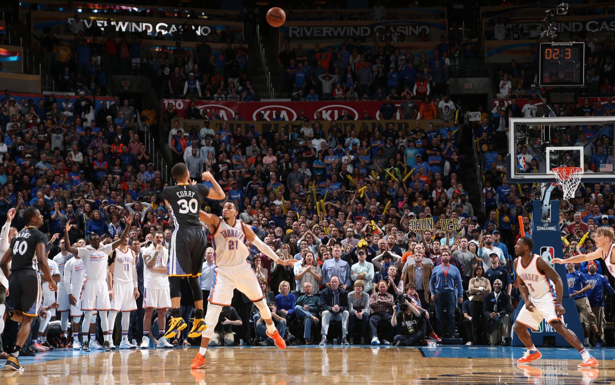 NBA, Curry e quella notte a Oklahoma City: 10 anni da un tiro che è diventato leggenda