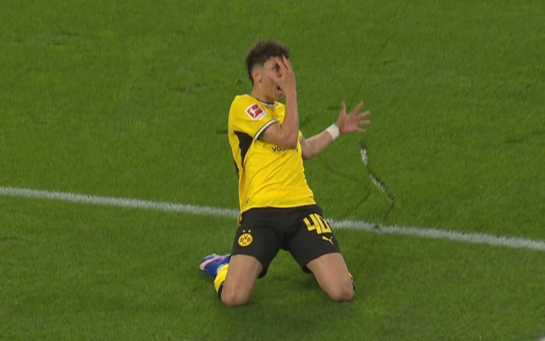 Inacio, primo gol tra i professionisti con il Borussia Dortmund. VIDEO