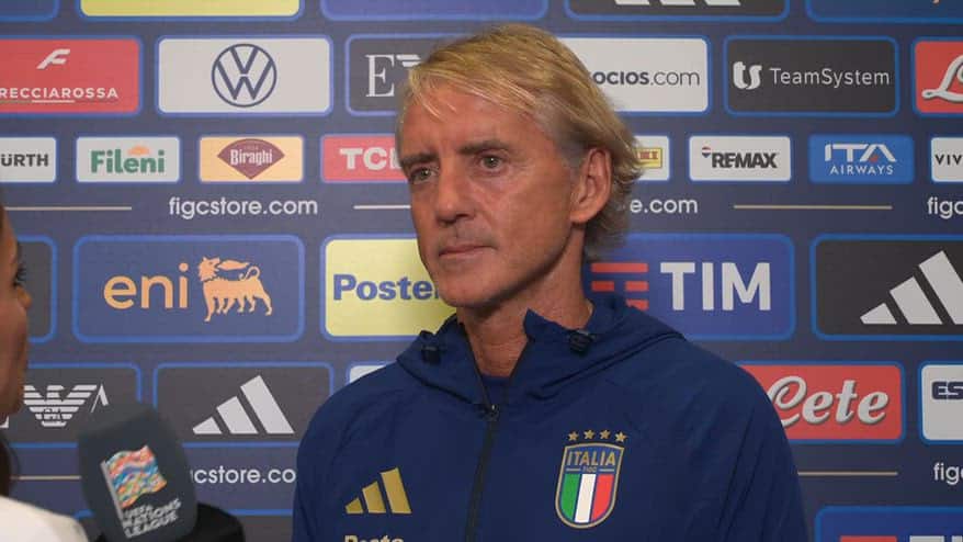 Mancini: "Cambieremo qualcosa, le critiche non mi toccano"