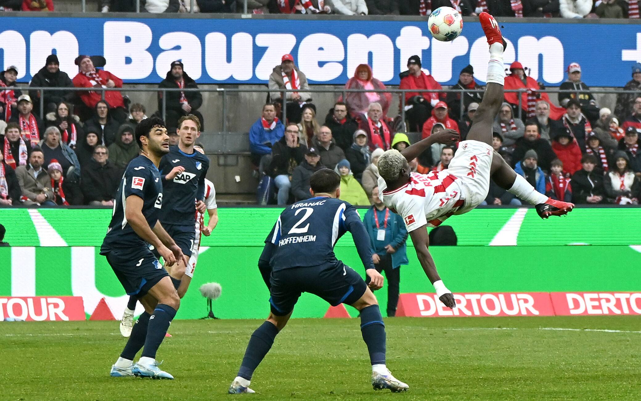 Colonia-Hoffenheim, che gol di Ache: la rovesciata è un capolavoro. VIDEO