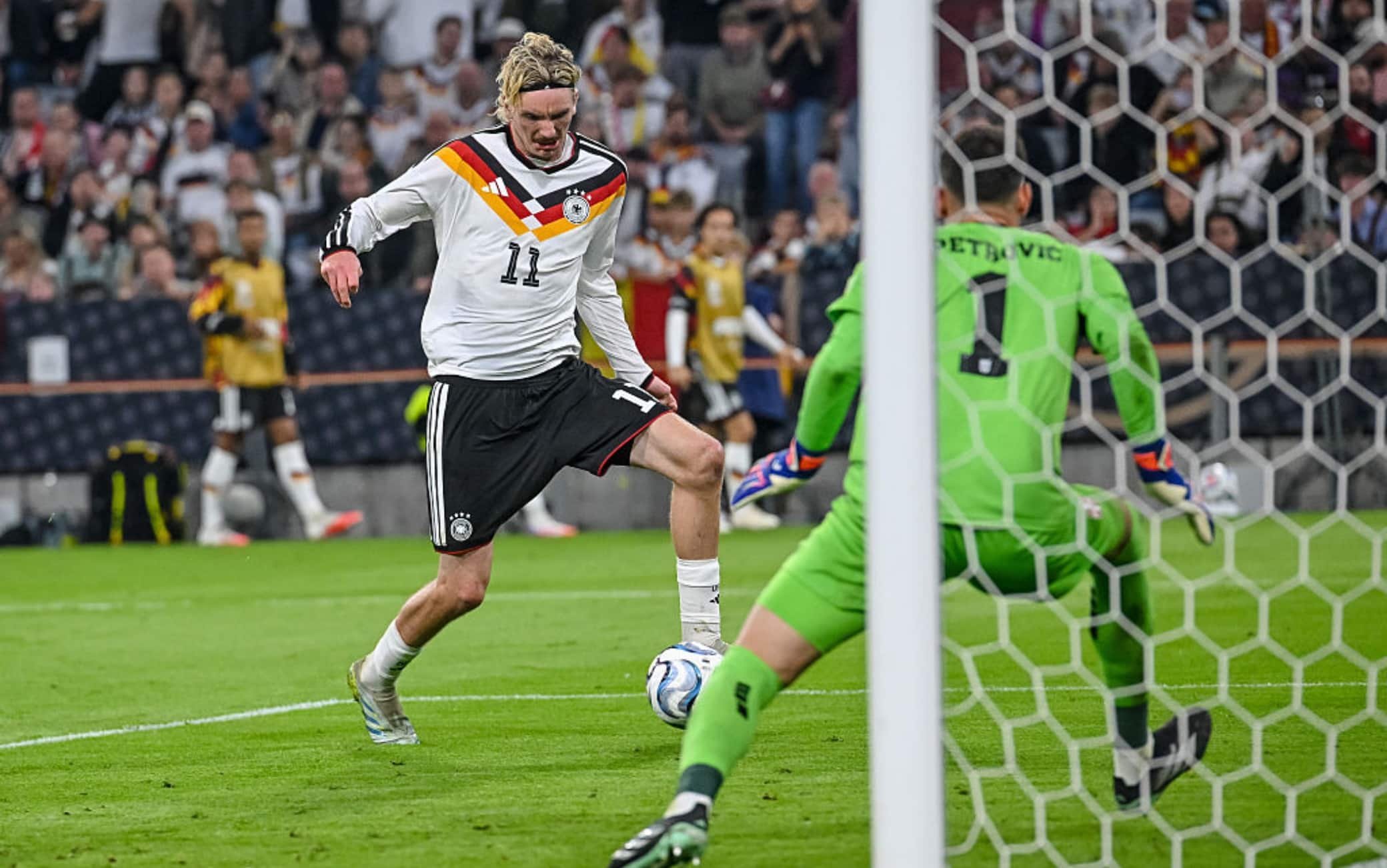 Germania-Serbia, Woltemade sbaglia un gol a porta vuota. Video