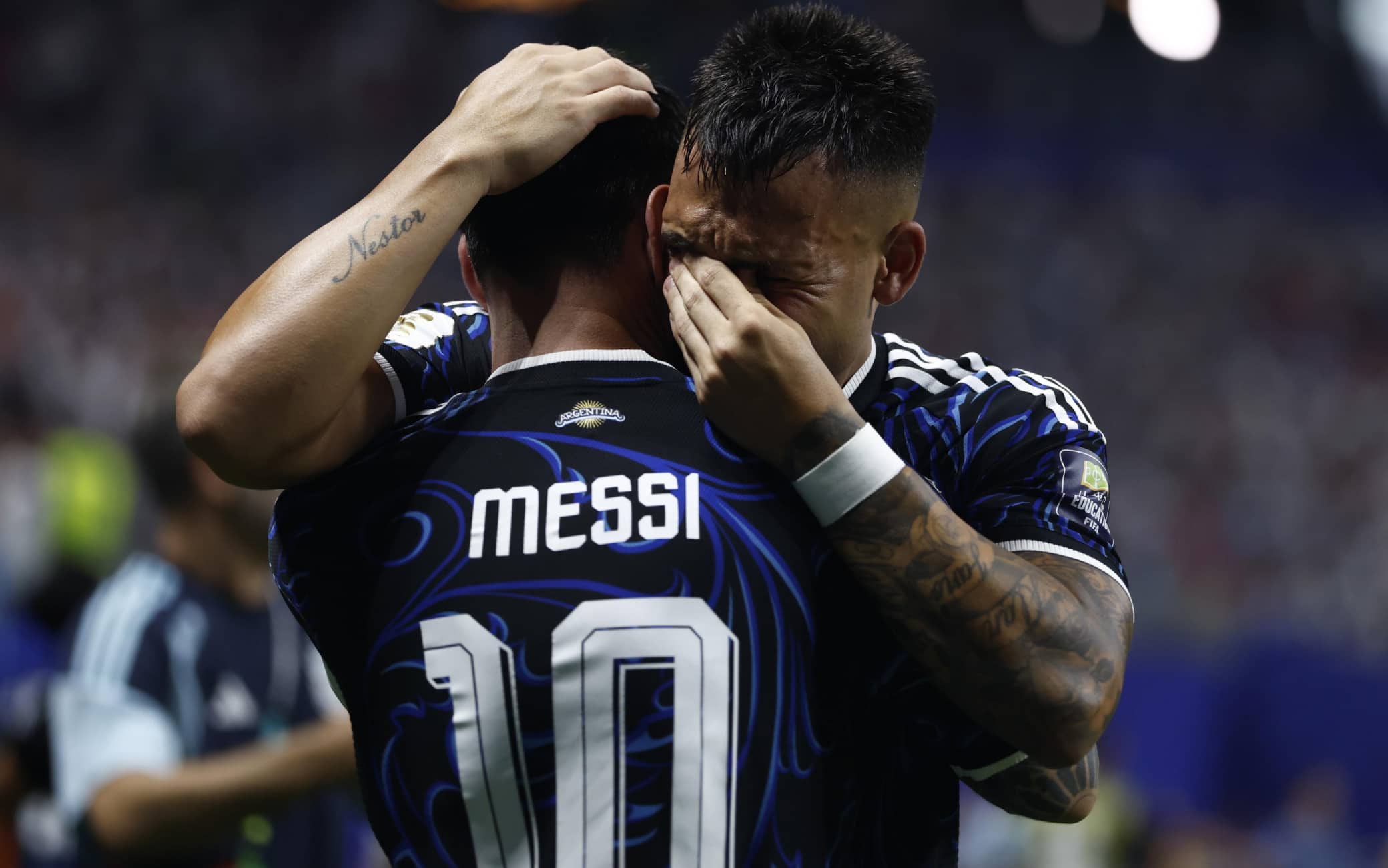 Lautaro Martínez festeggia il gol decisivo contro l’Inghilterra