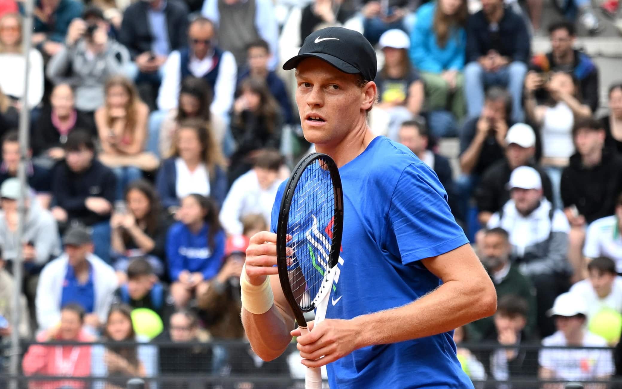 Sinner, l'allenamento verso il quarto di finale con Rublev all'Atp Roma. VIDEO