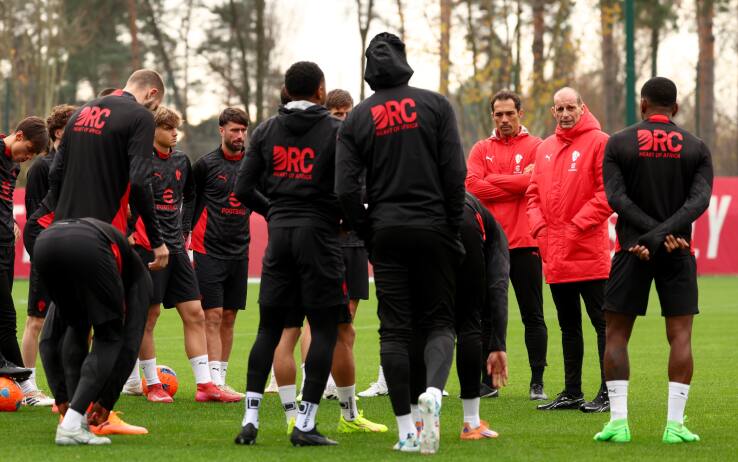 VIDEO. Il Milan fa gruppo a cena per la volata finale