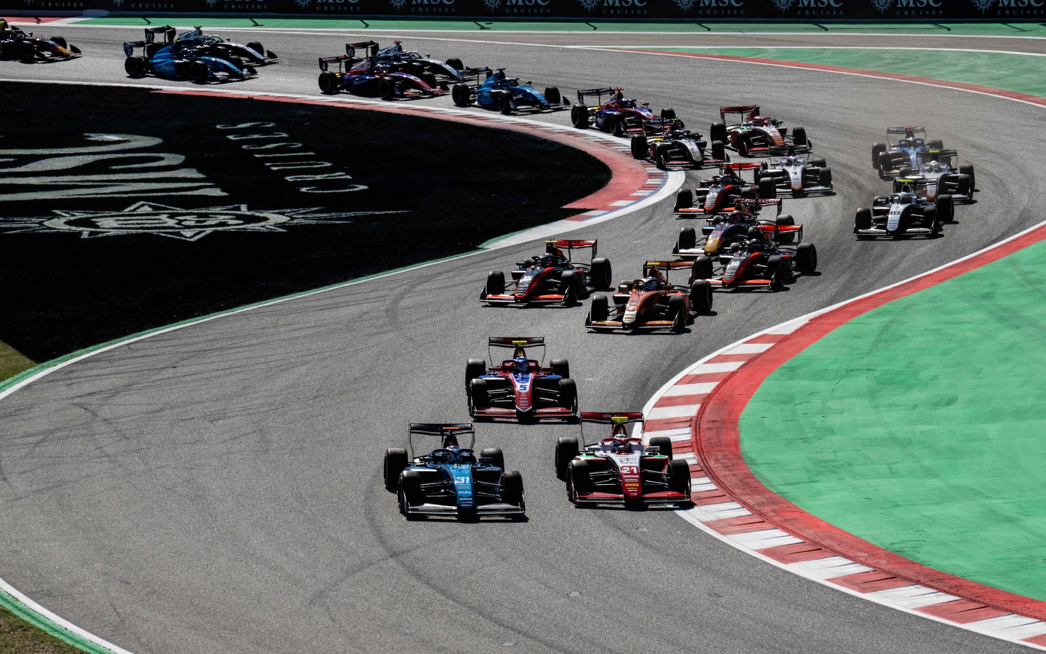 F3, buona la Prema: Wharton vince la Sprint Race a Barcellona