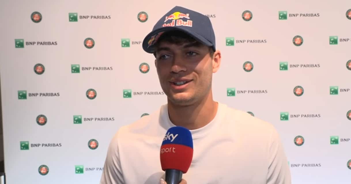 https://sport.sky.it/assets/images/635517fc6f83c98073f9bf975ce5c5fb1d650ffb/skysport/it/tennis/video/2026/05/28/cobolli-roland-garros-intervista-video-1101538/og_screen_cobolli.jpg?im=Resize,width=1218