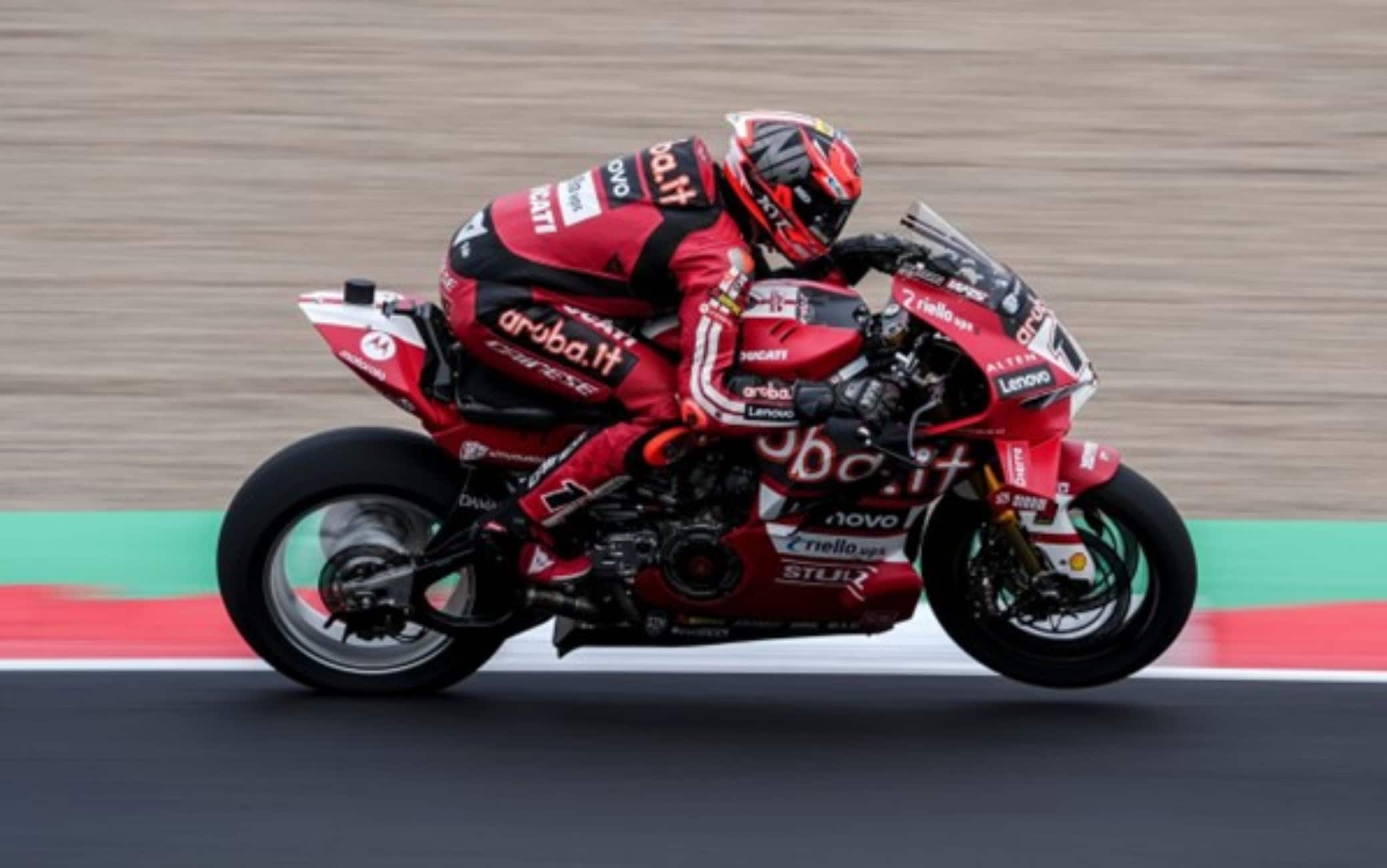Superbike ad Aragon in Spagna: pole record di Bulega