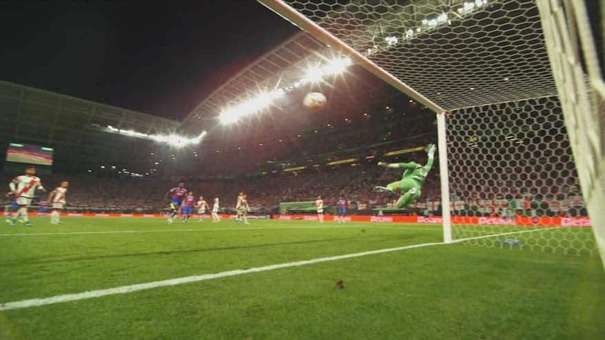 Crystal Palace, Pino sfortunato: doppio palo su punizione!