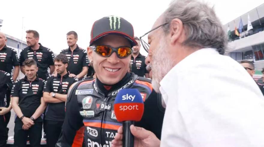 Riecco 'Racebook': Guido Meda nel paddock di Jerez