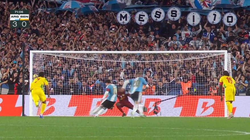 Il gol su rigore di Messi in Argentina-Benin. VIDEO