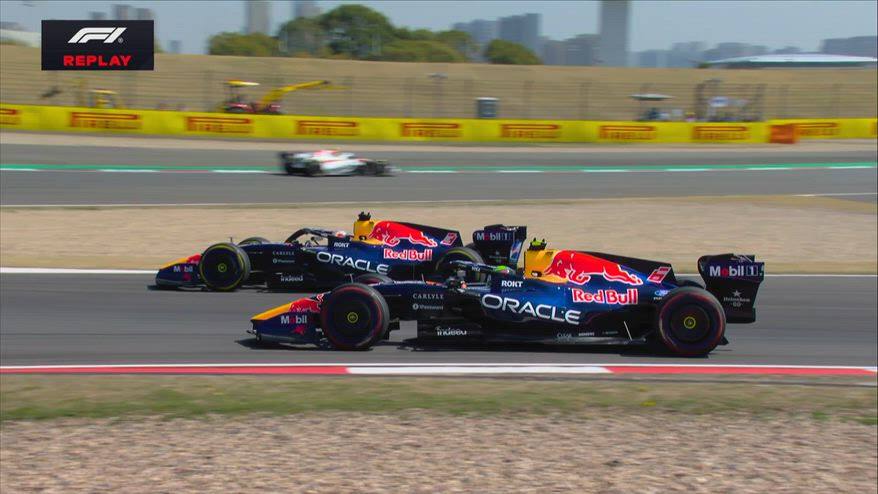 Il duello Verstappen-Hadjar nella Sprint in Cina