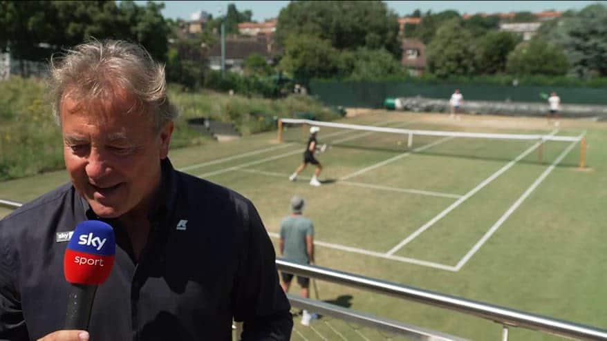 Sinner, il video dell'allenamento con due sparring