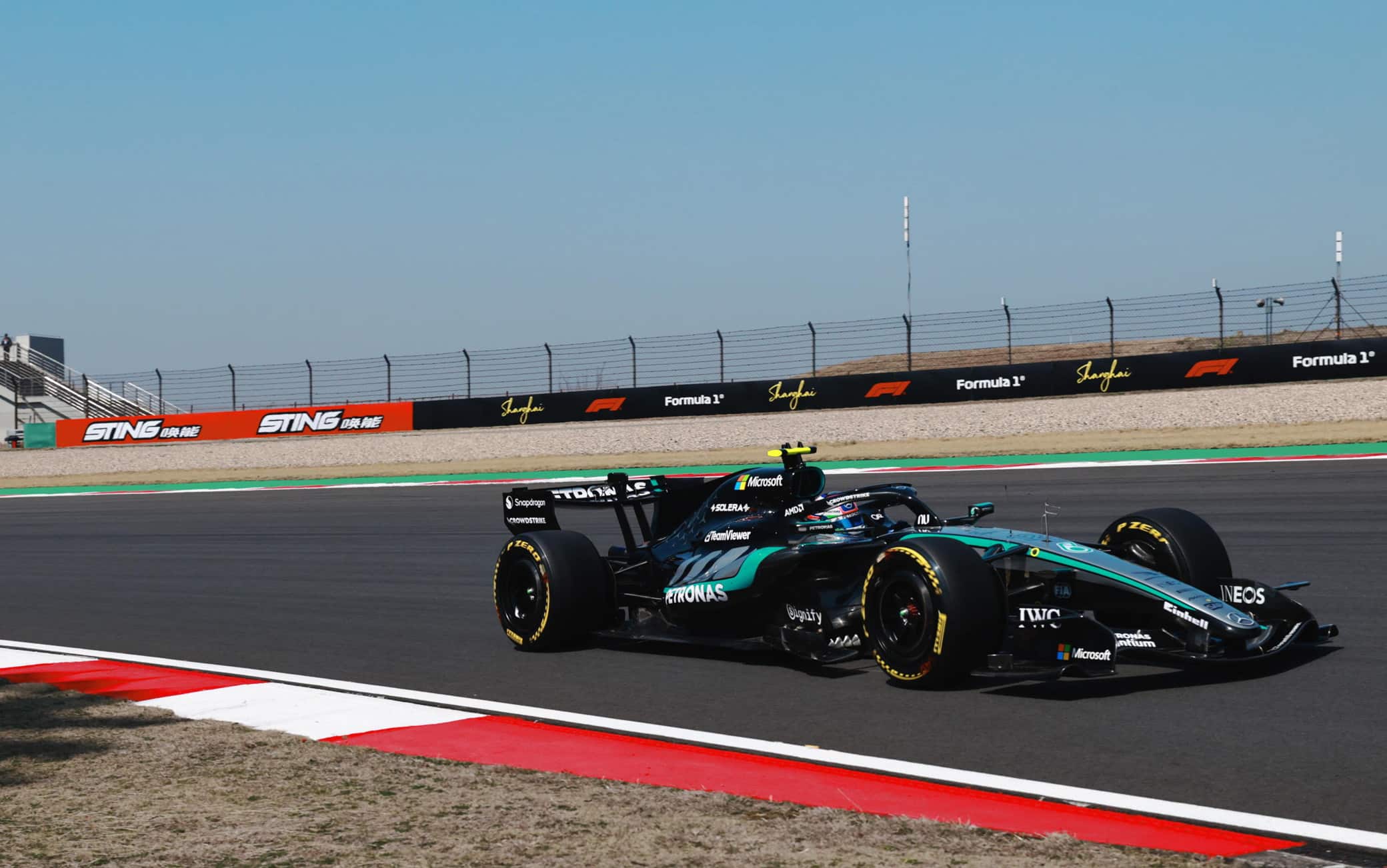 Riscatto e freddezza: così Kimi Antonelli ha conquistato la pole nel GP Cina. VIDEO