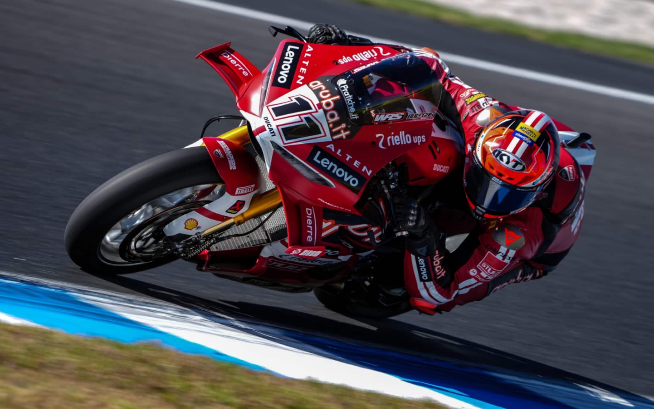 Superbike, Bulega domina anche il Day 2 di test a Phillip Island. Si infortuna Nixon