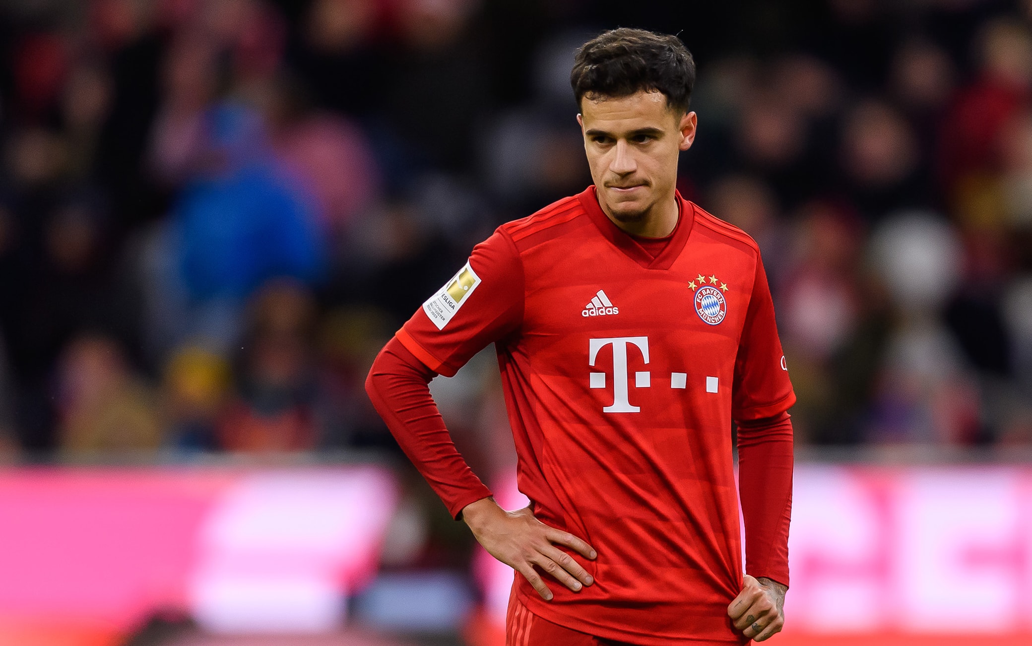 MUNICH, GERMANY - DECEMBER 14: (BILD ZEITUNG OUT) Philippe Coutinho of FC Bayern Muenchen looks on during the Bundesliga match between FC Bayern Muenchen and SV Werder Bremen at Allianz Arena on December 14, 2019 in Munich, Germany. (Photo by TF-Images/Getty Images)