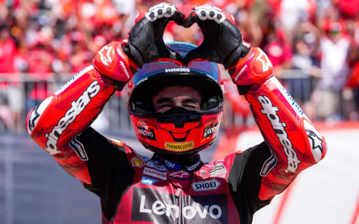 https://sport.sky.it/assets/images/67da184144675af2004e8259273d4116a92bbf38/skysport/it/motori/motogp/video/2026/08/30/marc-marquez-vittoria-gp-aragon-intervista-1120865/marquez_cuore_dorna.png?im=Resize,width=1218