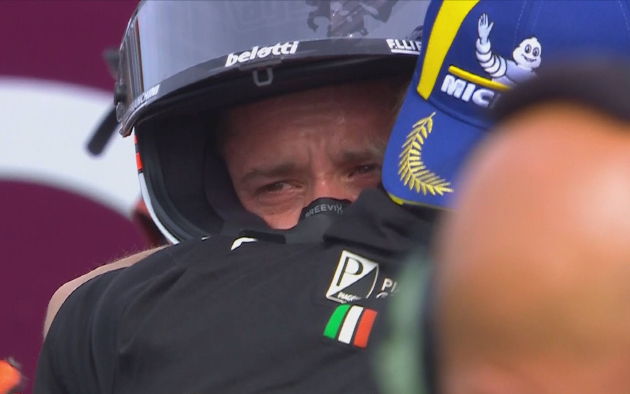 GP Silverstone, Bezzecchi si commuove dopo il podio nella Sprint Race. VIDEO