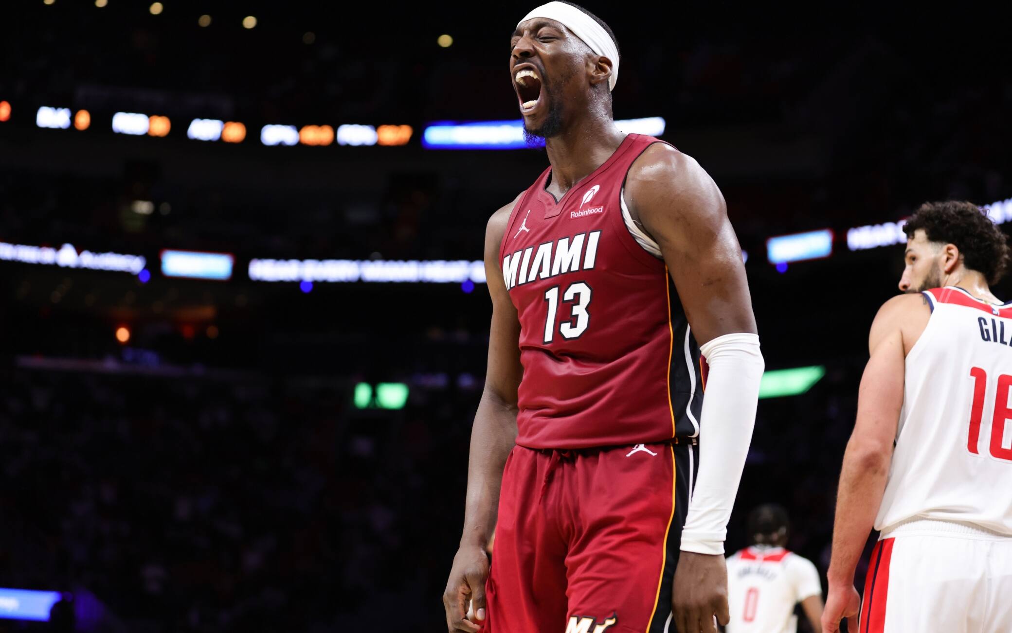 NBA, Adebayo ancora non ci crede: "Siamo io, Wilt e Kobe? Mi sembra una pazzia"