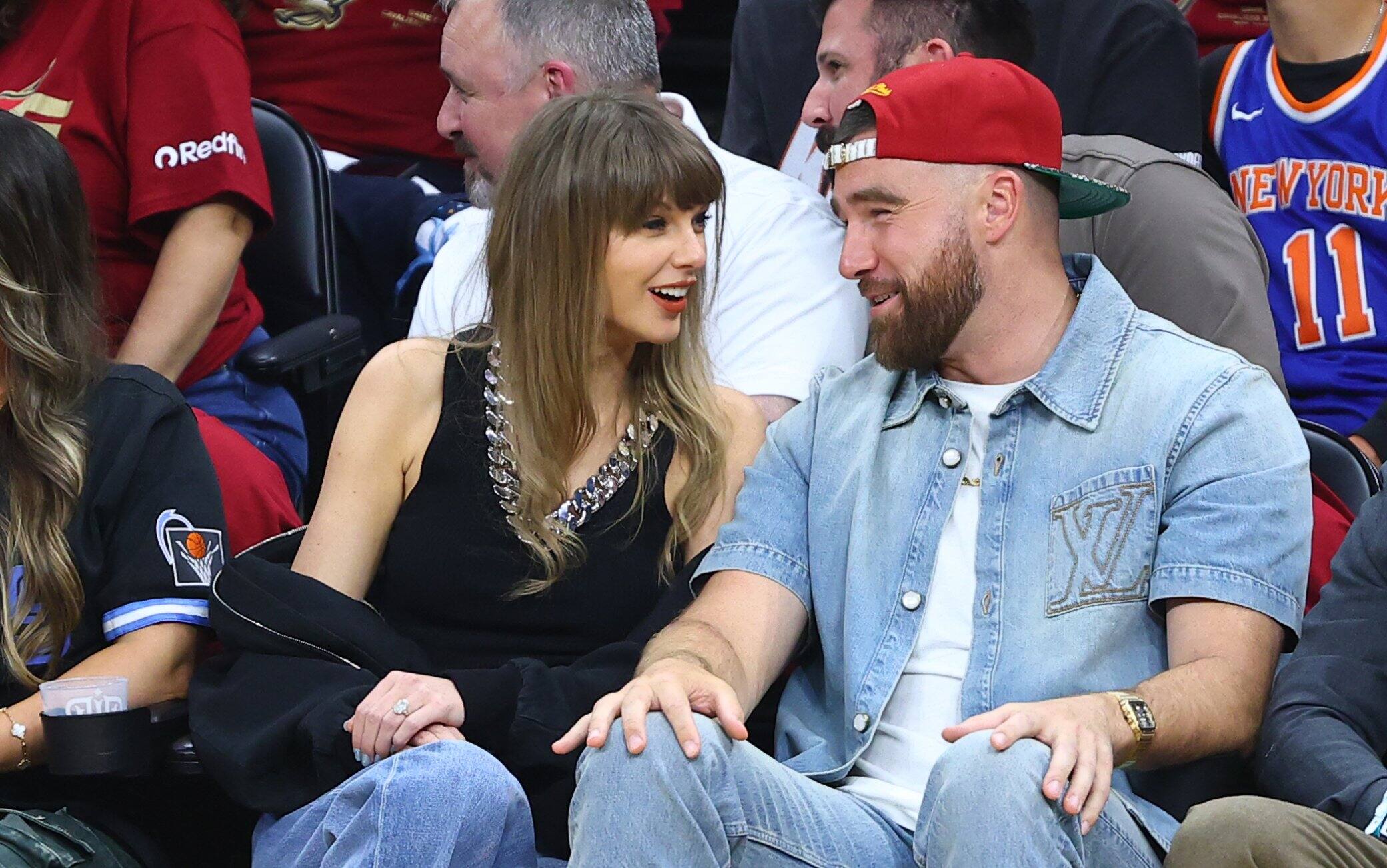 Playoff NBA, anche Taylor Swift e Travis Kelce a bordocampo per gara-3