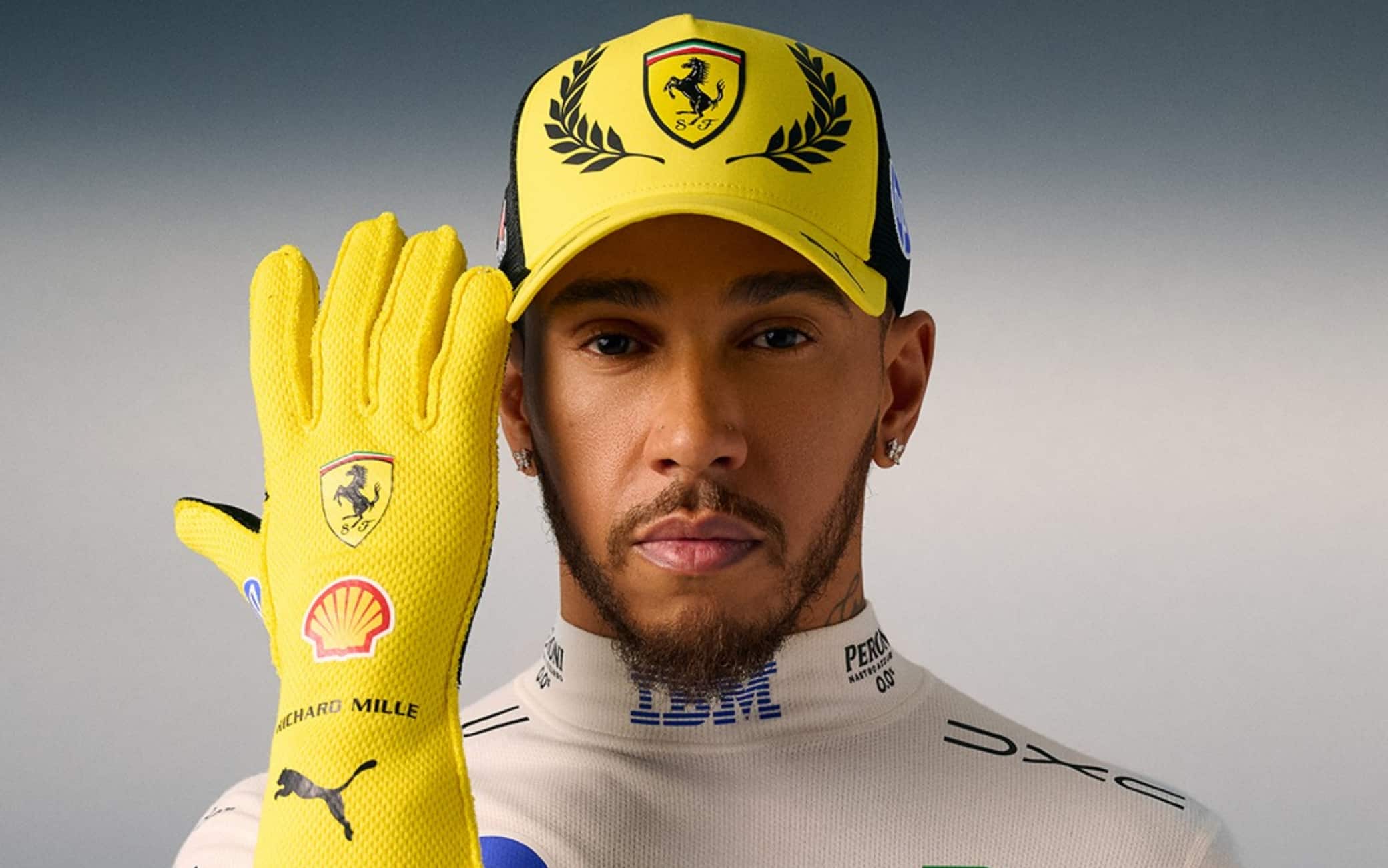 F1, Ferrari presenta gli 'accessori speciali' per Hamilton a Silverstone. FOTO