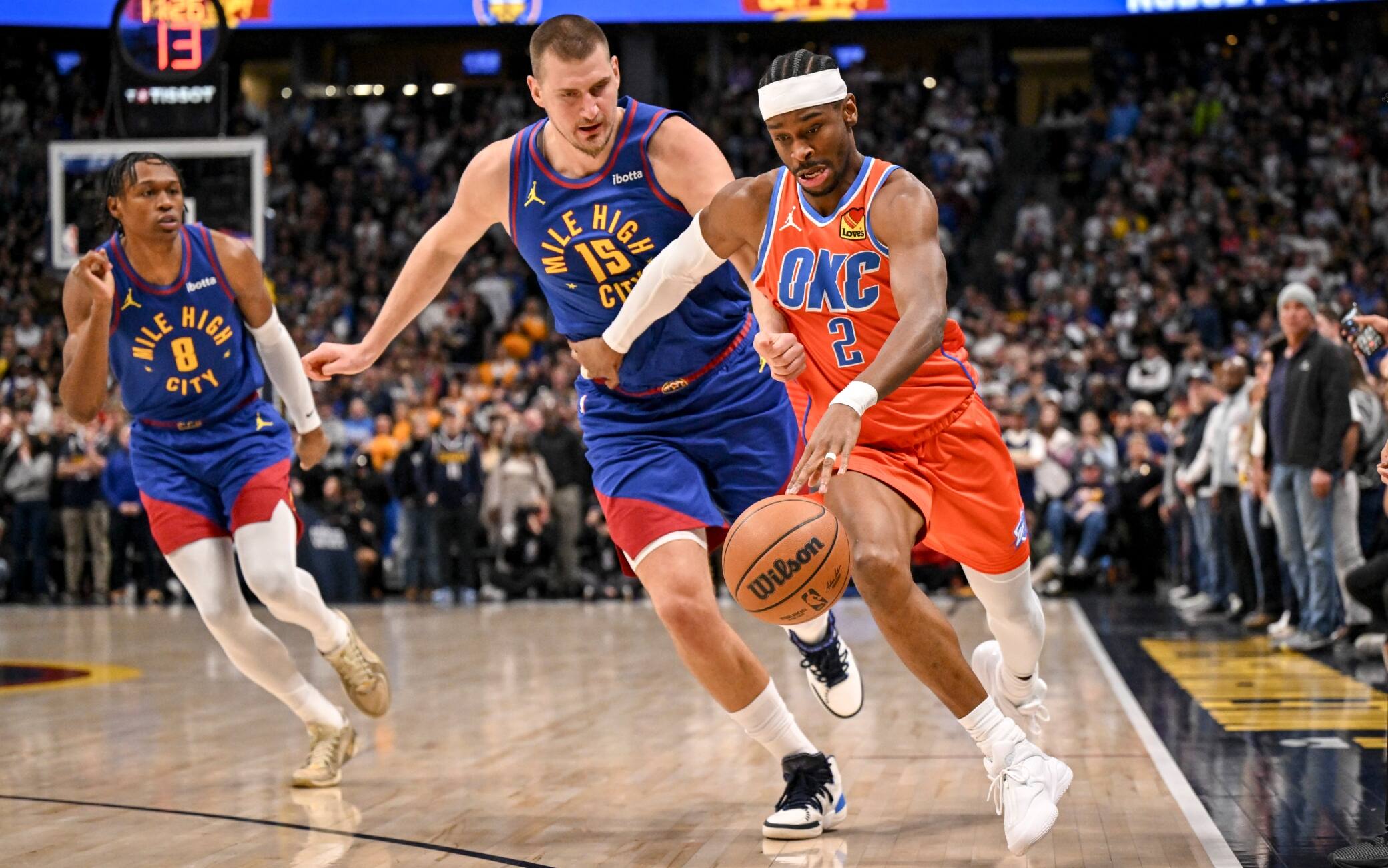 NBA, SGA sovrasta Jokic e vince la battaglia tra MVP: i Thunder passano a Denver