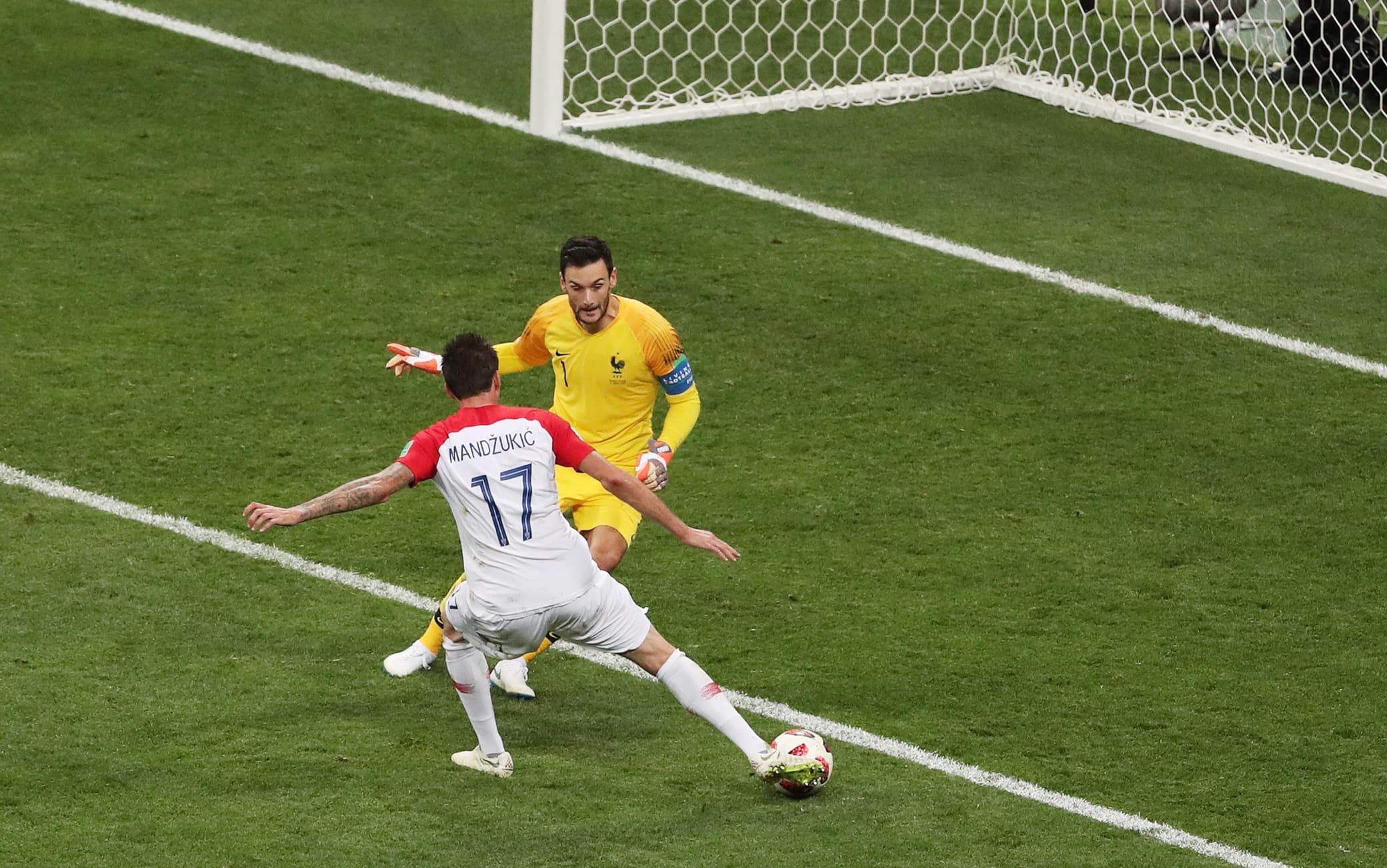 Gol di Mandzukic nella finale Francia-Croazia