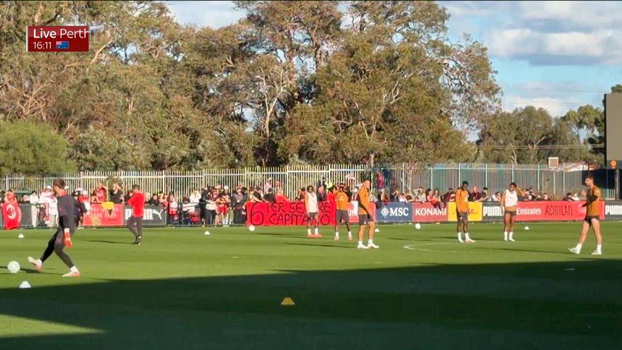 Milan, l'omaggio da Perth per Franco Baresi: "6 per sempre"
