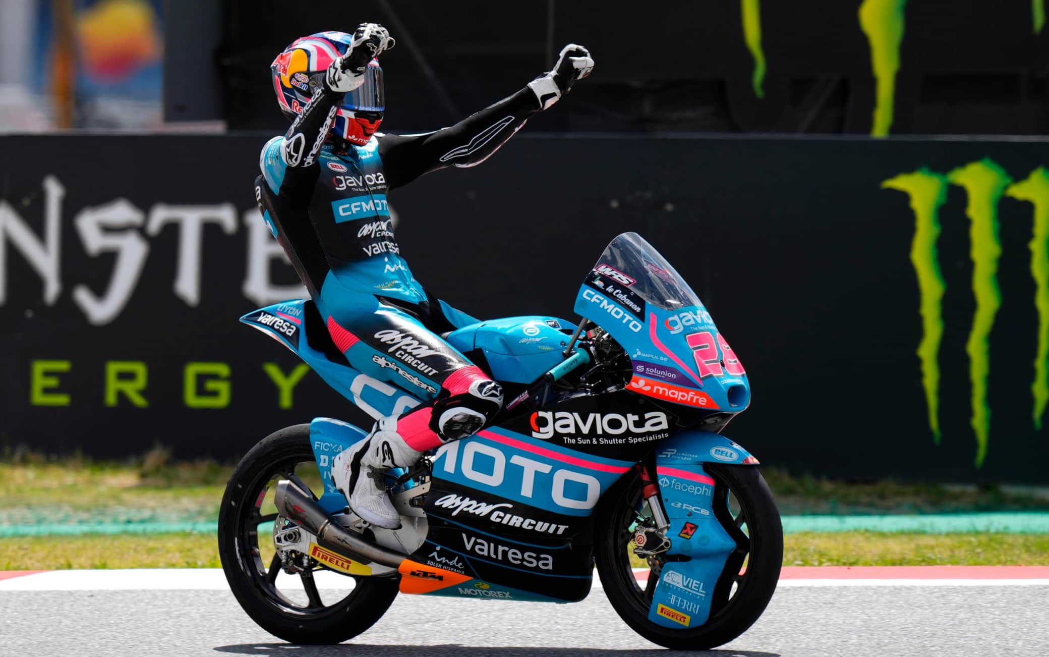 Moto3, GP Barcellona: Quiles vince la terza gara consecutiva, Bertelle 14°. HIGHLIGHTS