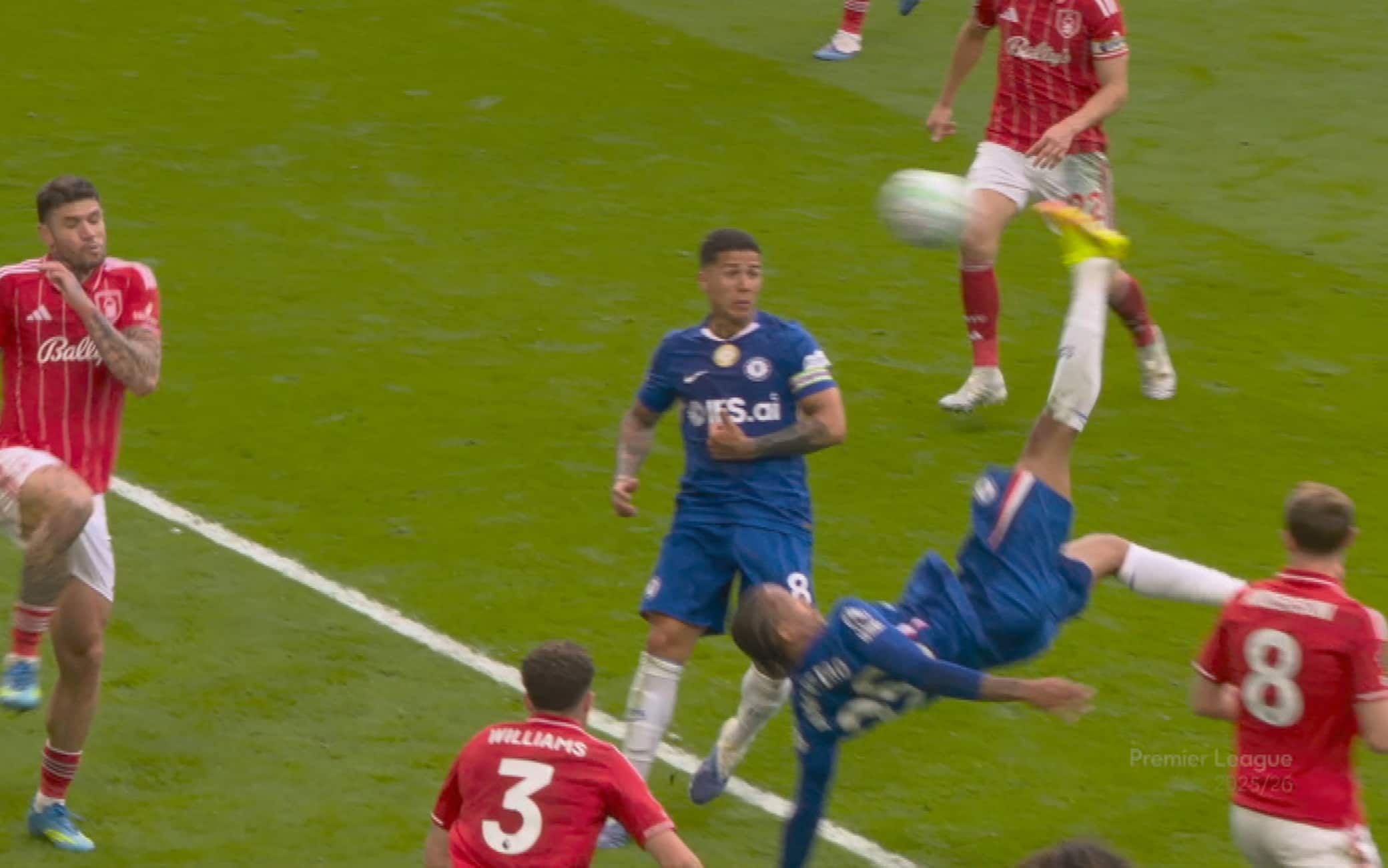 Chelsea, capolavoro di Joao Pedro: rovesciata spettacolare al Nottingham Forest. VIDEO