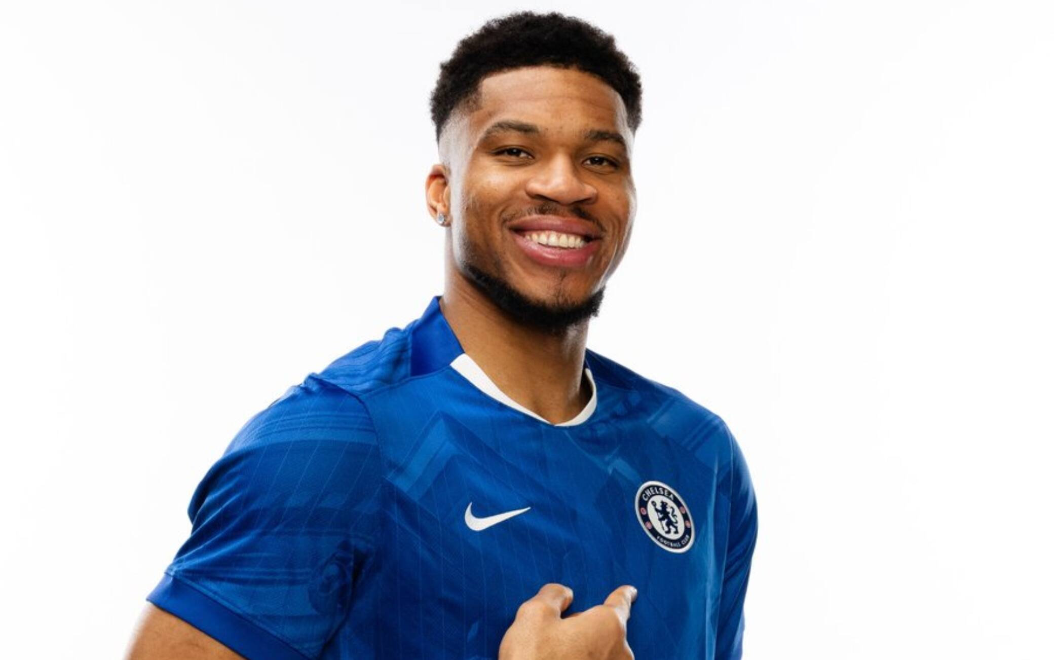 Giannis Antetokounmpo investe nel calcio ed entra nella proprietà del Chelsea Women