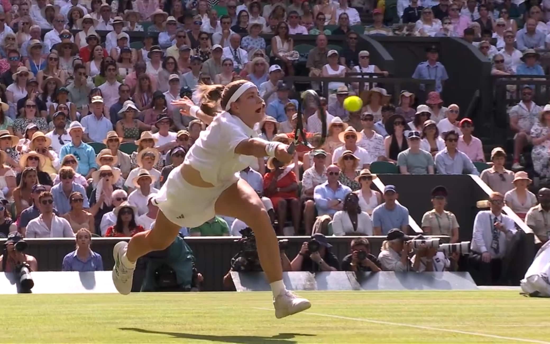 Muchova come Becker: volée in tuffo contro Gauff. VIDEO