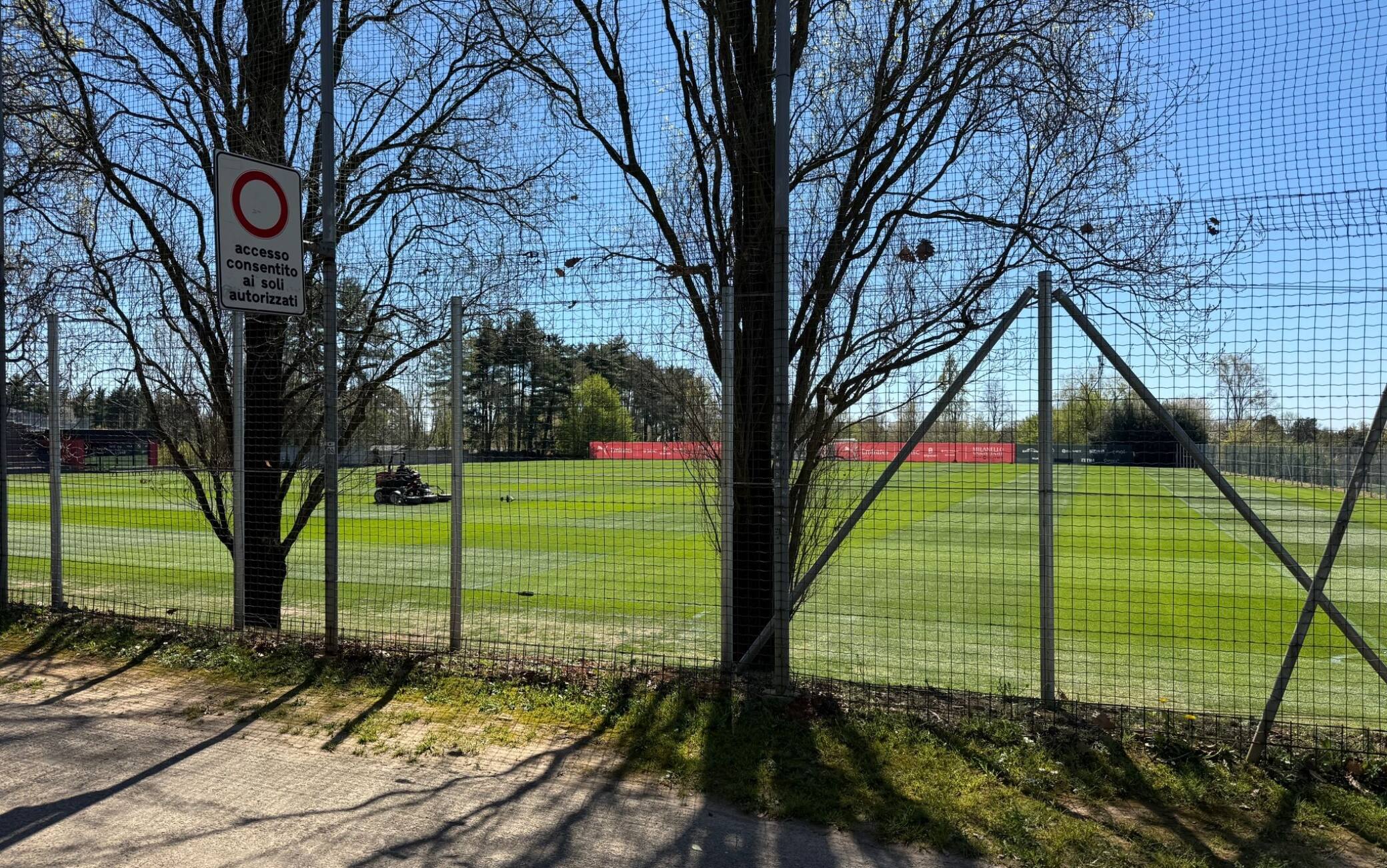Milan, allenamento visibile ai tifosi per sentire da vicino il calore della gente