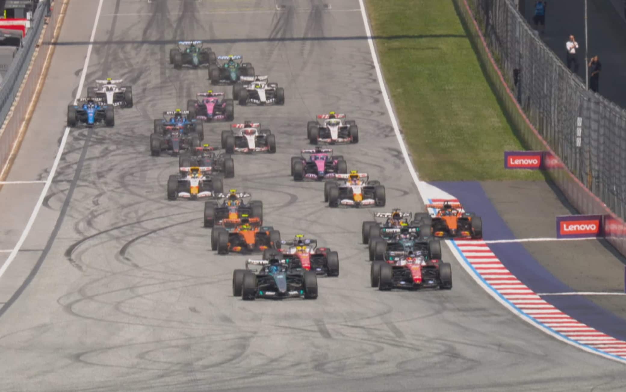 F1, la partenza e il primo giro del GP Austria. VIDEO