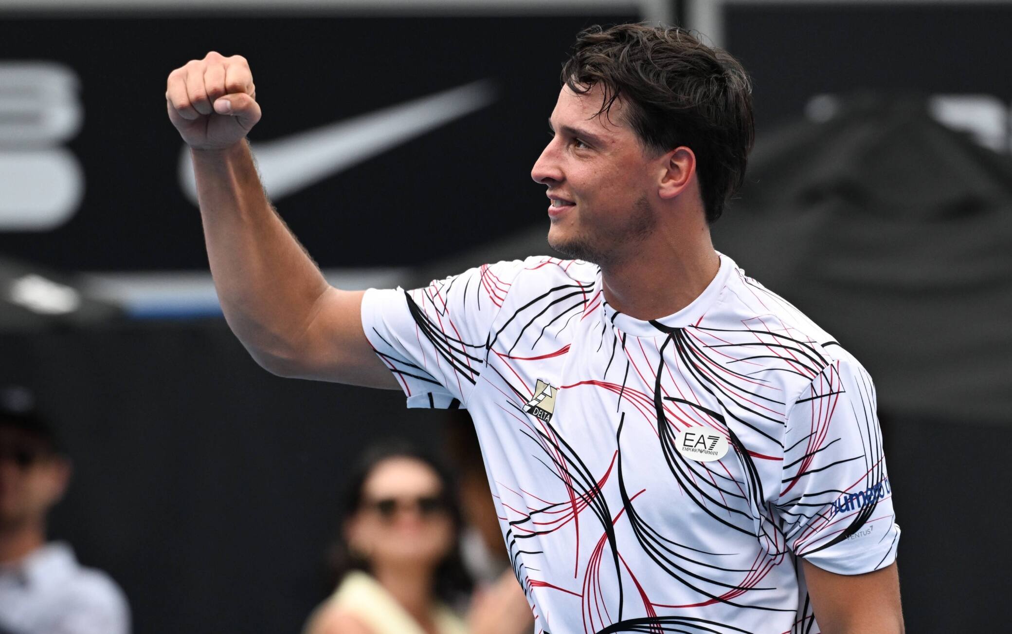Australian Open, i risultati degli italiani: Sonego e Darderi al 2° turno