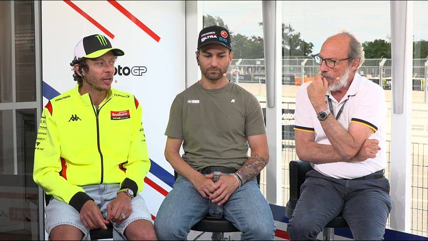 Rossi: "Bezzecchi l'ho visto in difficoltà, non era a posto"