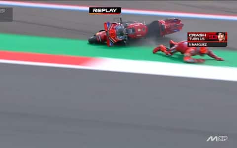 Marc Marquez, la caduta nelle prove libere del GP Assen. VIDEO | Sky Sport