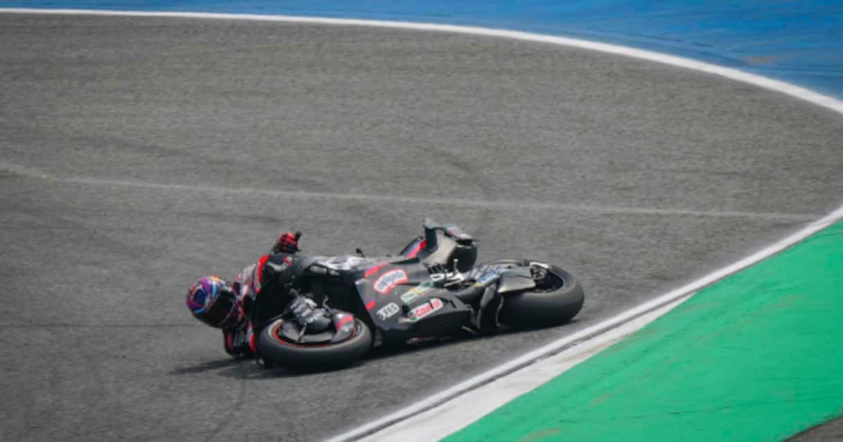 https://sport.sky.it/assets/images/72a2f4abc073df8da06ecbf4f15e64e5cce2ab69/skysport/it/motori/motogp/video/2026/02/27/motogp-jorge-martin-caduta-prove-libere-gp-thailandia-1077823/martin_caduta_gp_thailandia_OG.jpg?im=Resize,width=1218