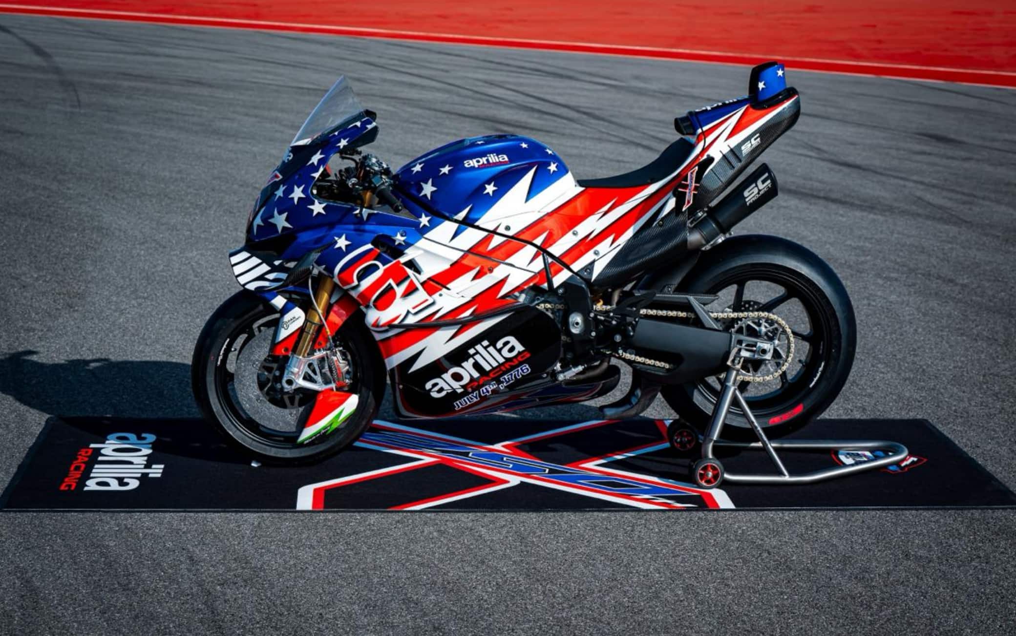 Aprilia, presentata la X 250th per celebrare la dichiarazione d'indipendenza degli Usa