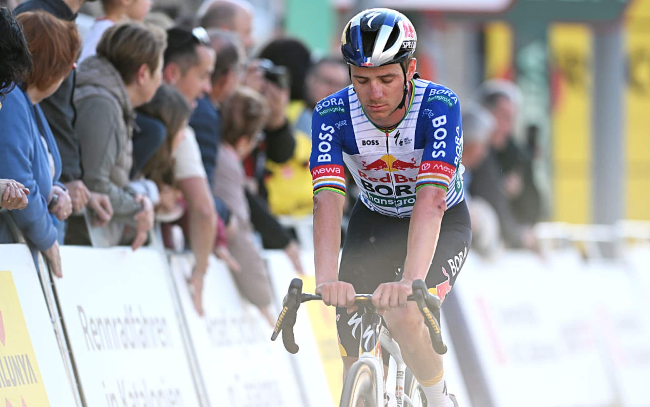 Vuelta Catalunya, Remco Evenepoel cade: Godon vince la terza tappa. Le news