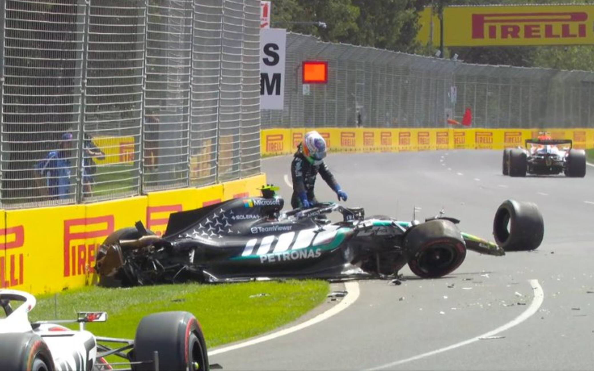 F1, GP Australia: incidente per Antonelli nelle terze libere, qualifiche a rischio